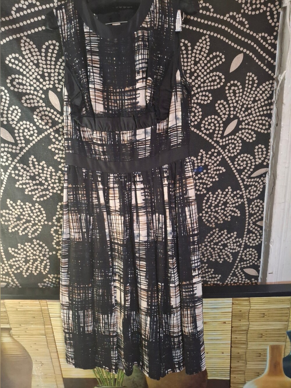Women's Black and Cream Patterned Sleeveless Dress